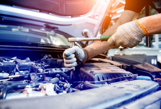 Las camionetas grandes tiene un motor con una mayor potencia